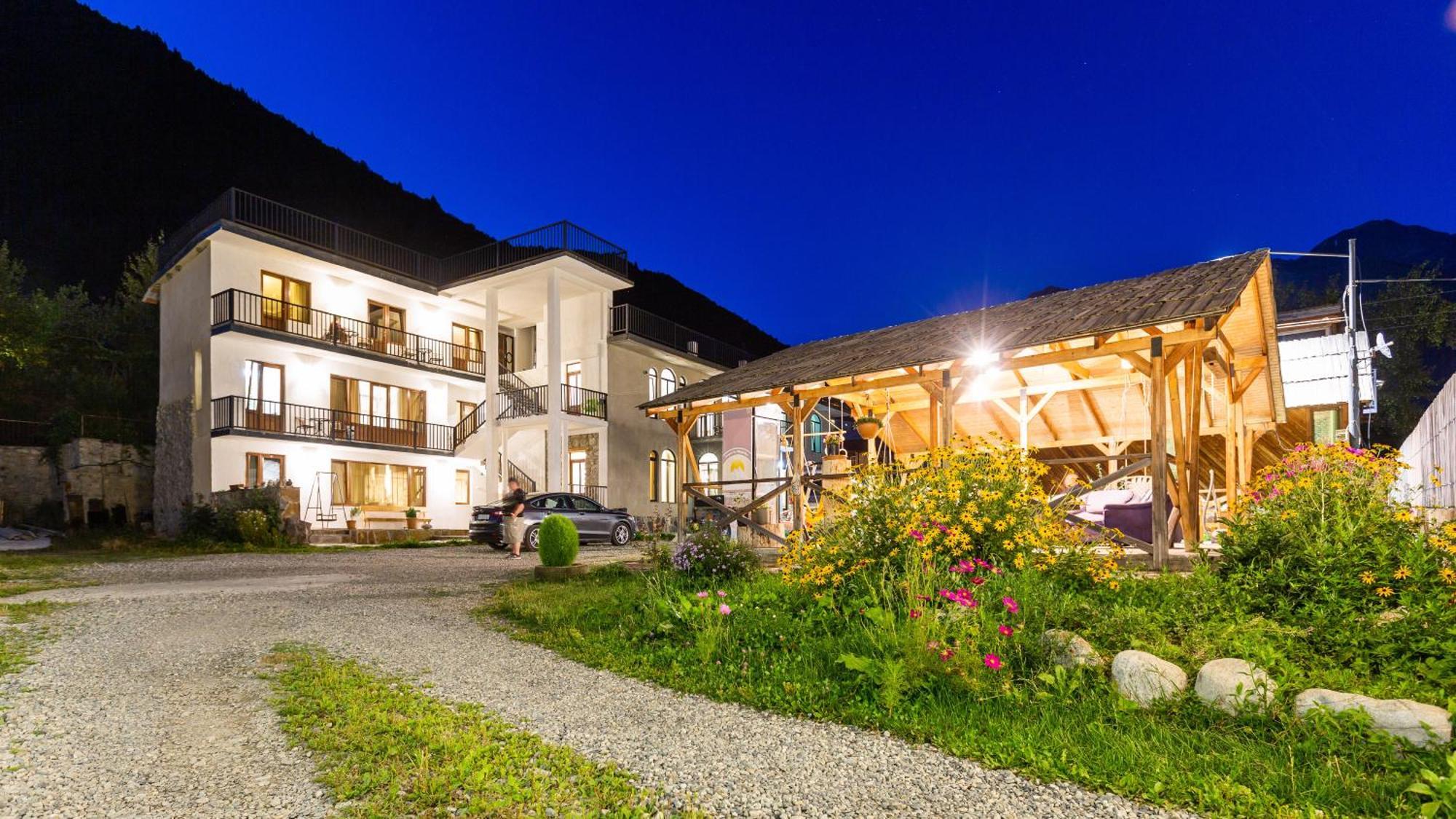 Hotel Level Mestia Zewnętrze zdjęcie